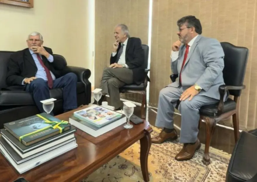 Carlos Bernardo cumpre agenda em Brasília