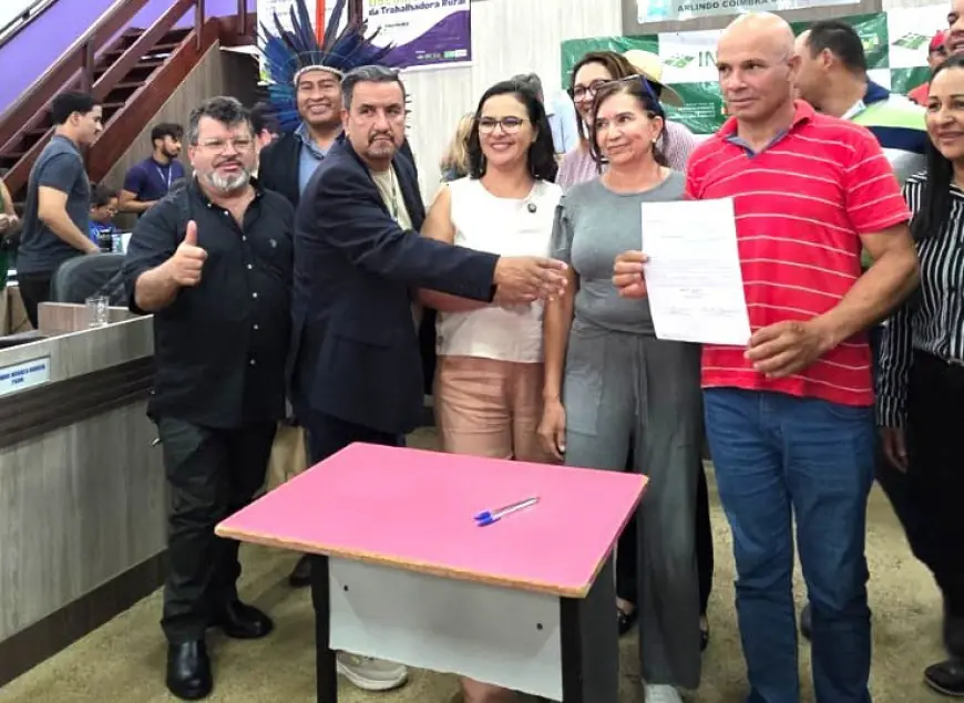 Carlos Bernardo participa de ato da agricultura familiar em Nioaque