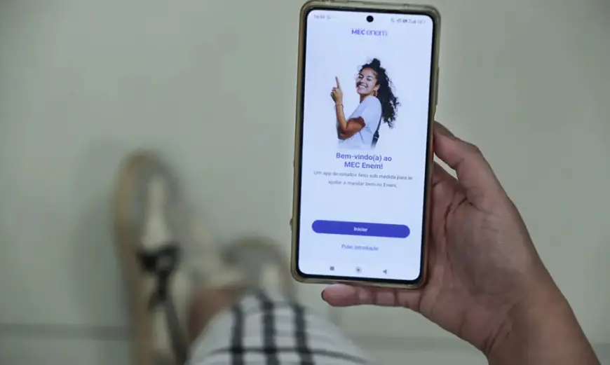 Enem: aplicativo do MEC traz simulados e correção de redações