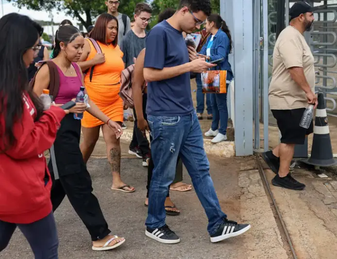 Veículos da EBC fazem cobertura especial do Enem 2025 neste domingo