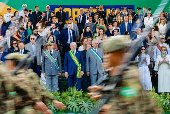 Merz se diz “profundamente chocado” após vitória histórica da AfD em eleição na Alemanha