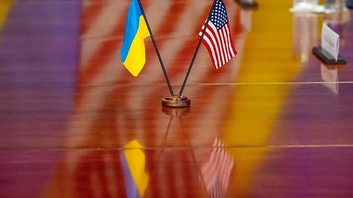 Rússia e Ucrânia voltam a trocar ataques enquanto Estados Unidos tentam avançar em negociação de paz