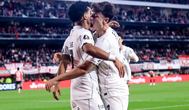 Corinthians recebe Estudiantes em confronto decisivo por vaga na semifinal da Libertadores