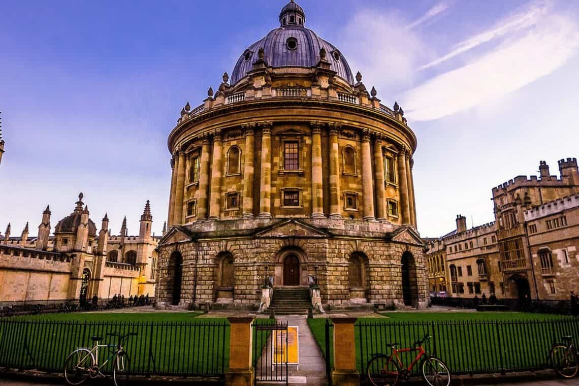 Universidades britânicas prometem oferecer experiência profissional a todos os alunos